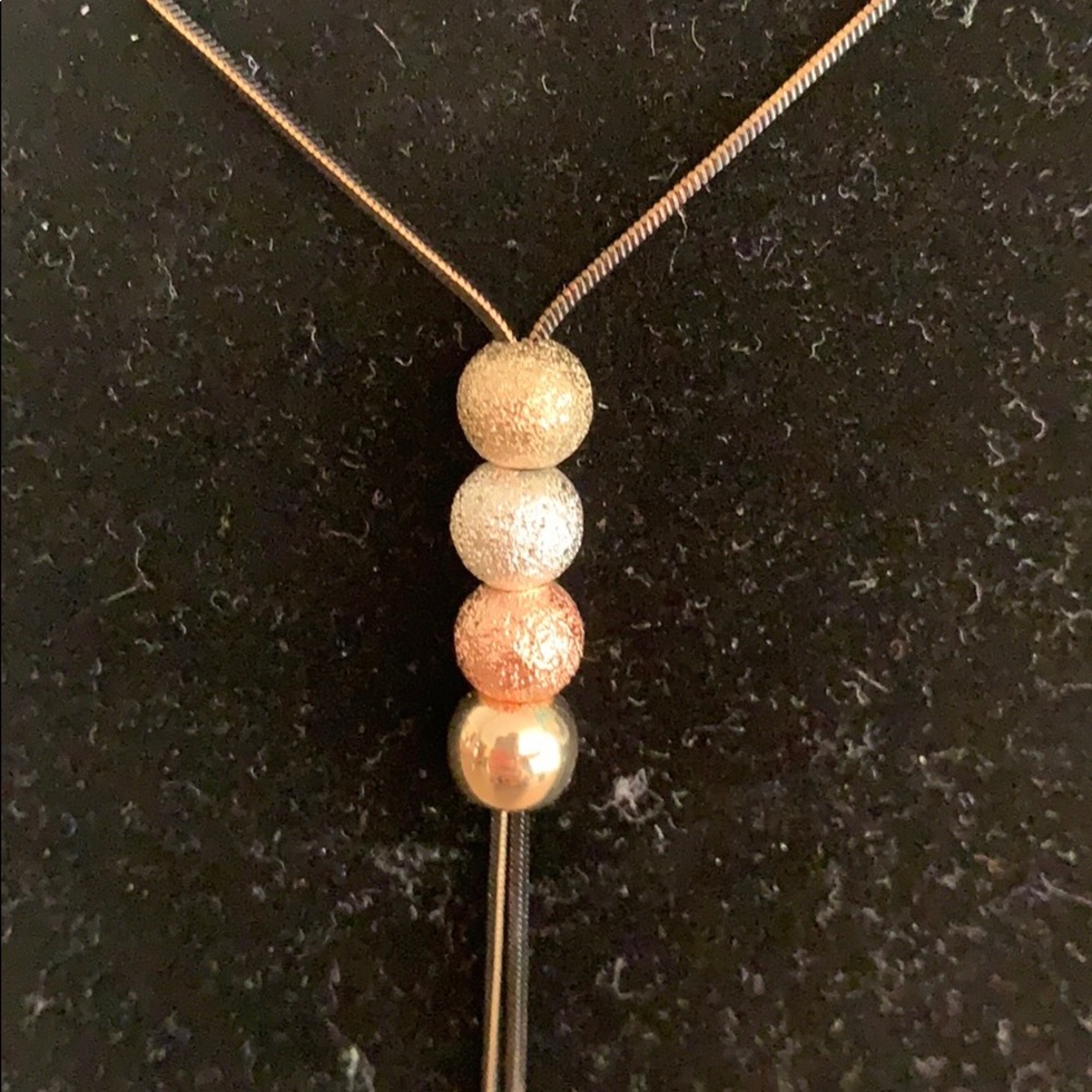 4 bead statement necklace. - Picture 3 of 4